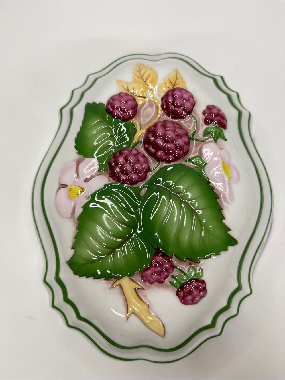 Vintage Le Cordon Bleu raspberries and floral jello mold.